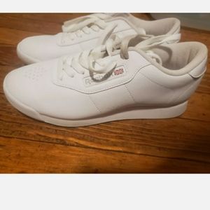Women white Reebok sneakers 7.5